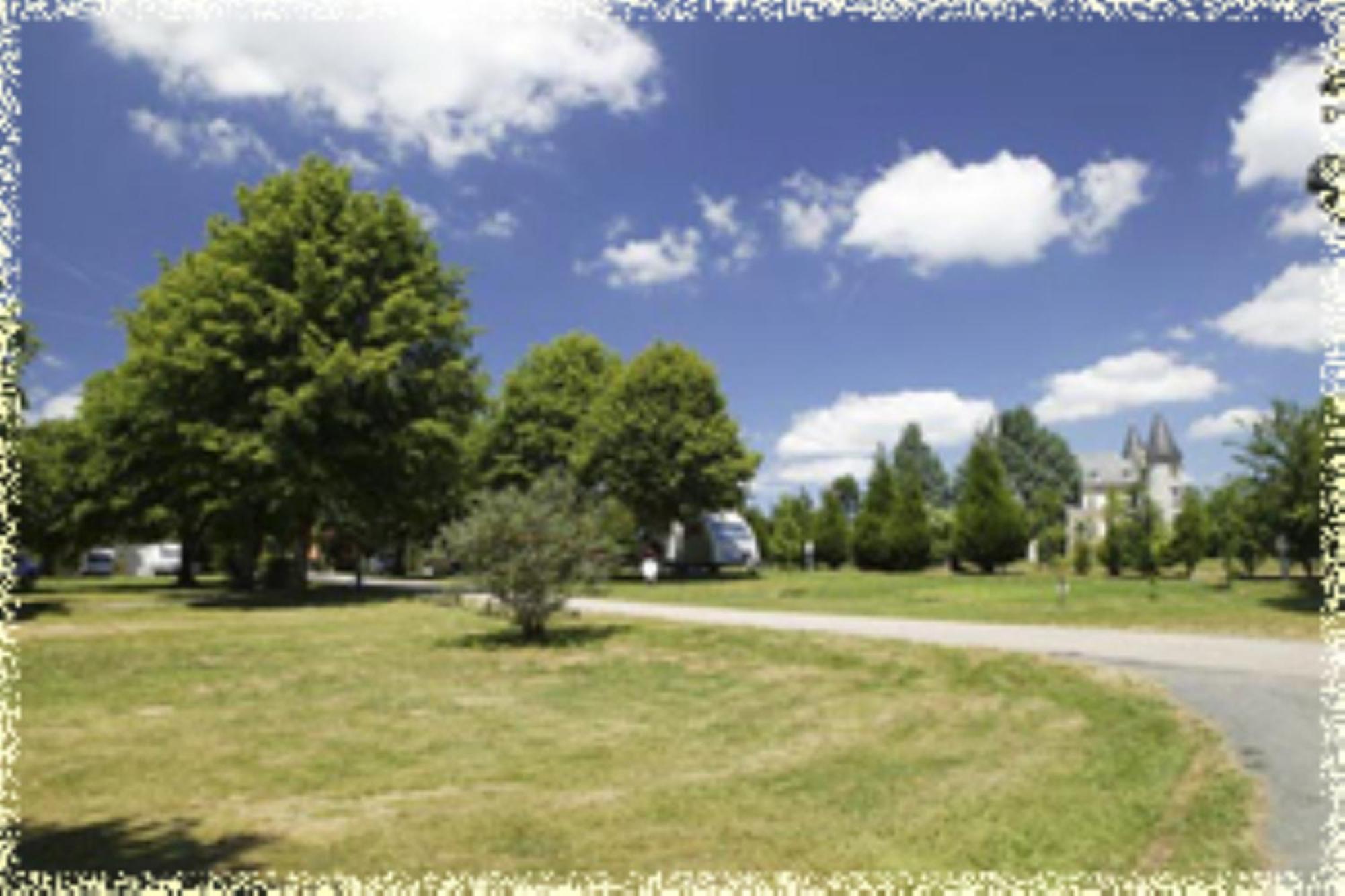 Hotellerie De Plein Air Camping Leychoisier ボナック・ラ・コート エクステリア 写真